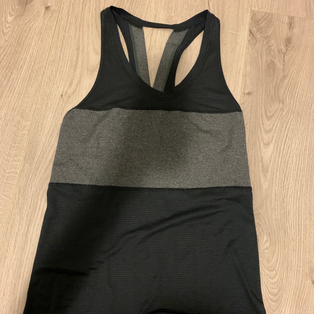 Lululemon tank
